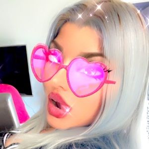 Meet your Posher, Yisel